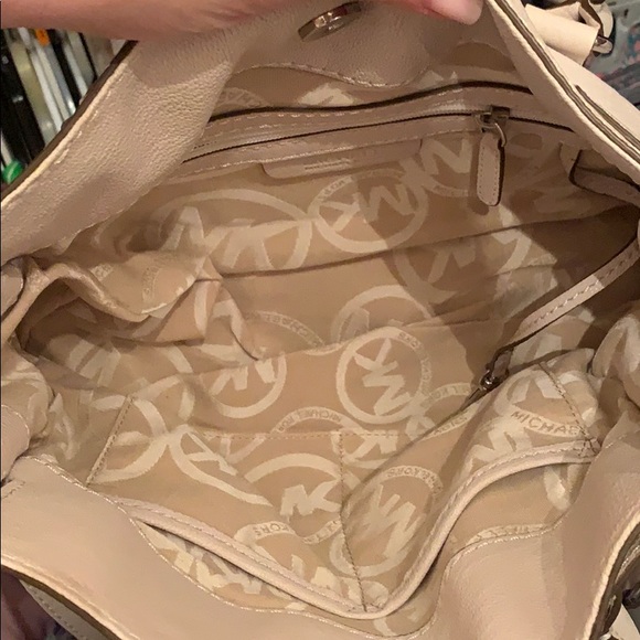 Michael Kors white leather Hamilton purse - Picture 5 of 5